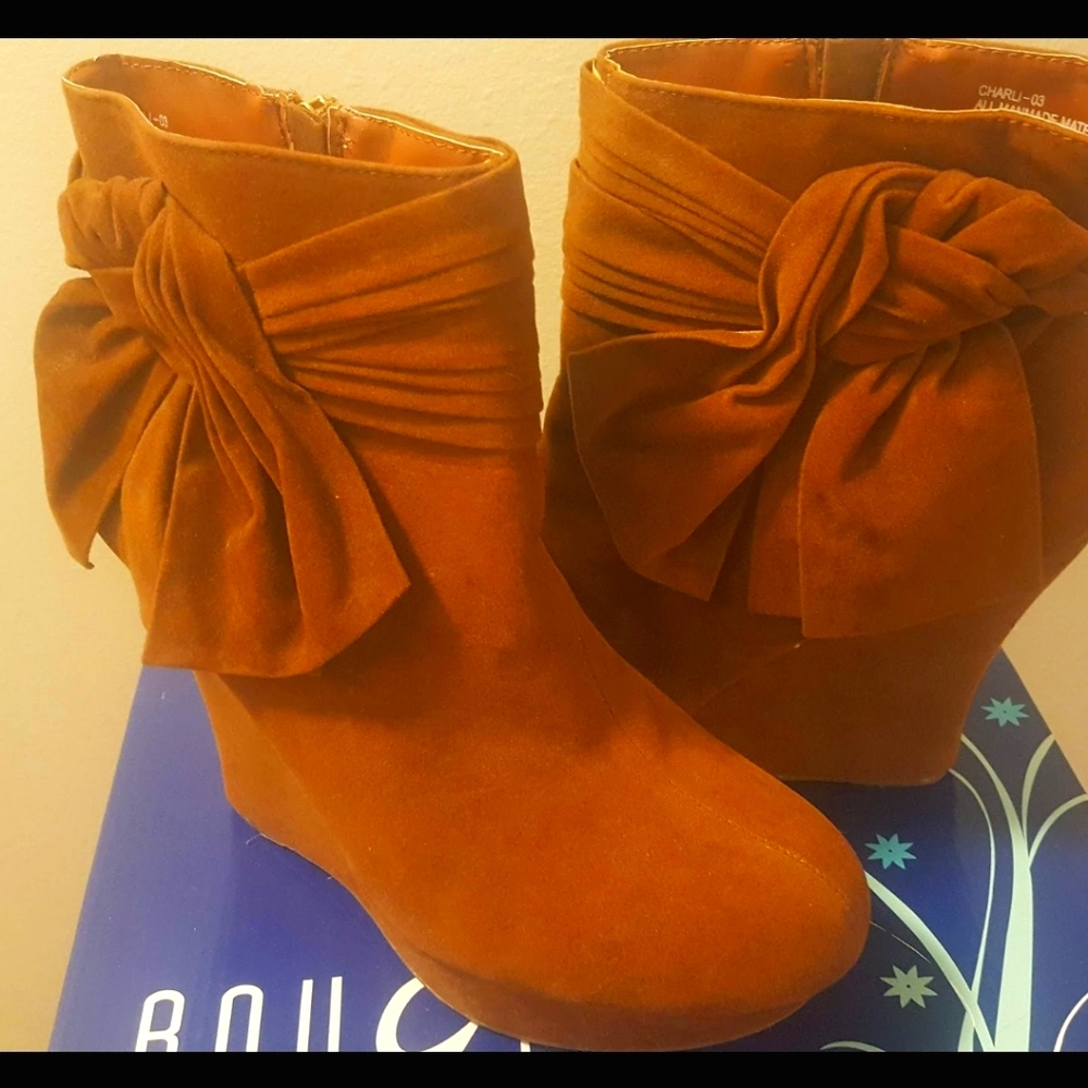 Ladies Wedge Booties with side Bow